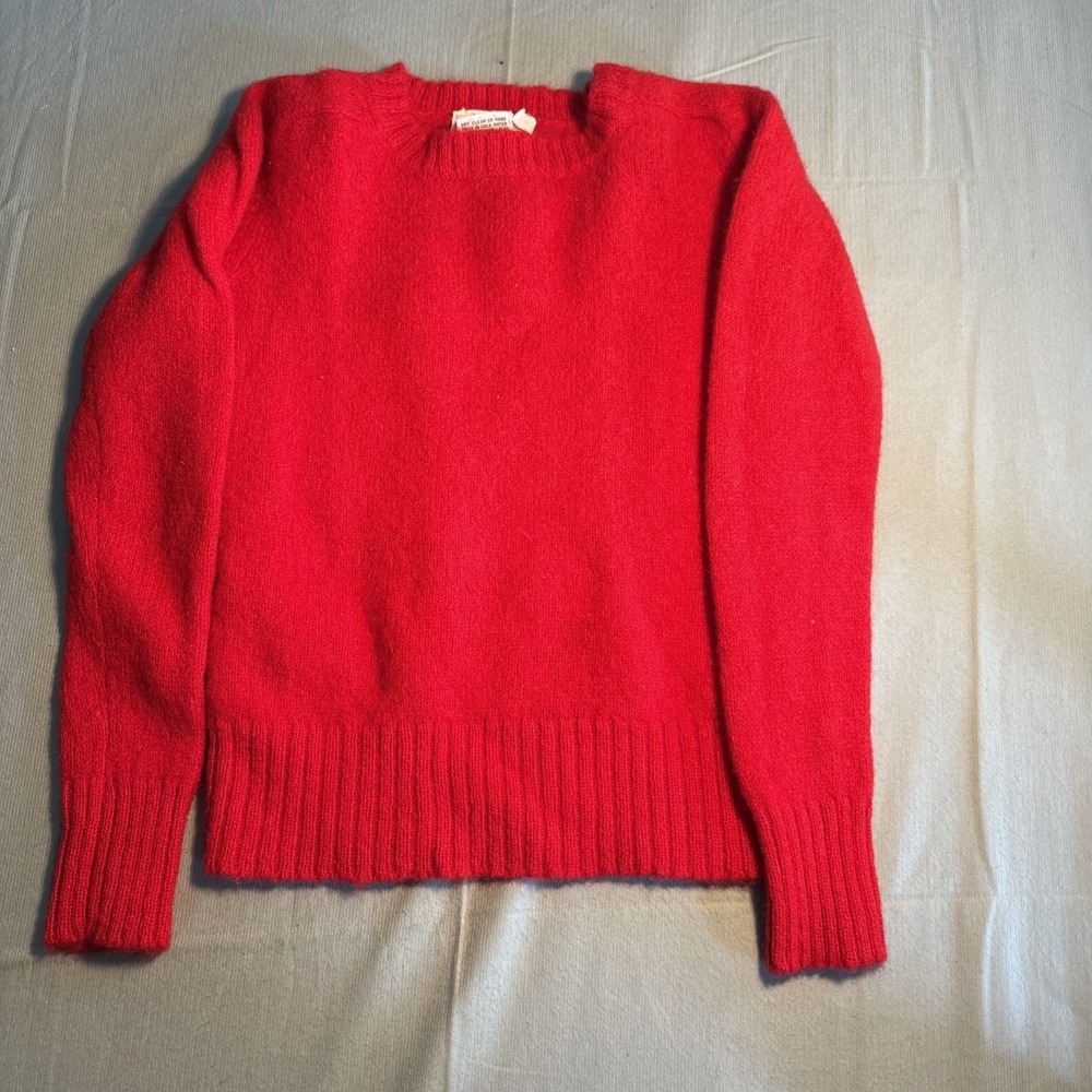 Radishes & Roses Vintage 100% Pure Wool Red Crewneck Sweater Ribbed Knit Taiwan